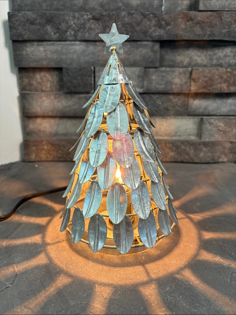 Scentsy Metal Tree Wax Warmer